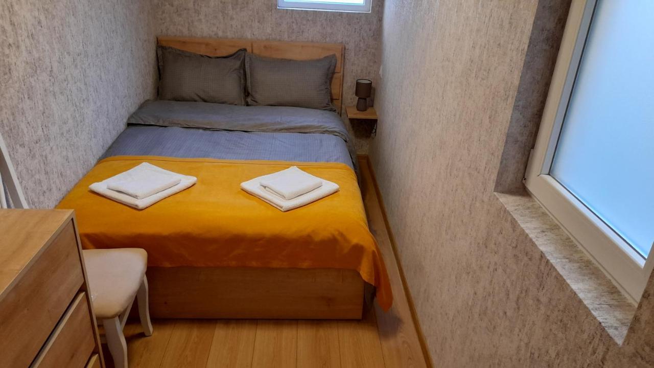 Yellow Apartment Tbilisi Exteriör bild